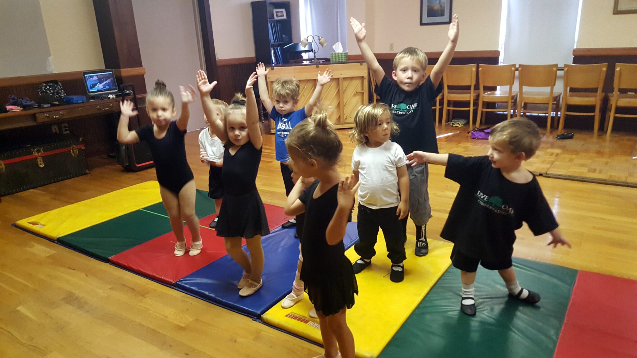 Live Oak theatre has openings in a special dance class for two and three-year-old boys and girls. Please note that the Conservatory limits class sizes to adhere to social distancing guidelines.